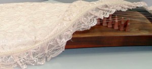 KJC 高級金絲鏤空 古箏披 H2